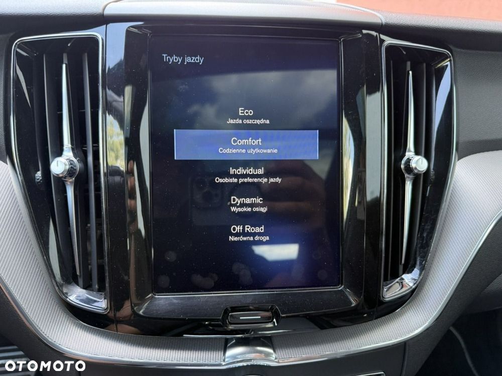 Volvo XC 60 D4 R-Design - 26