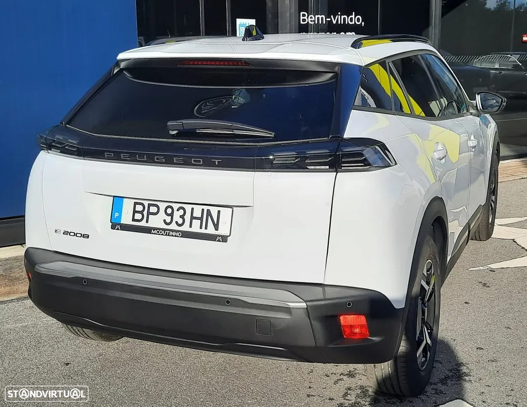 Peugeot e-2008 54 kWh Allure - 4