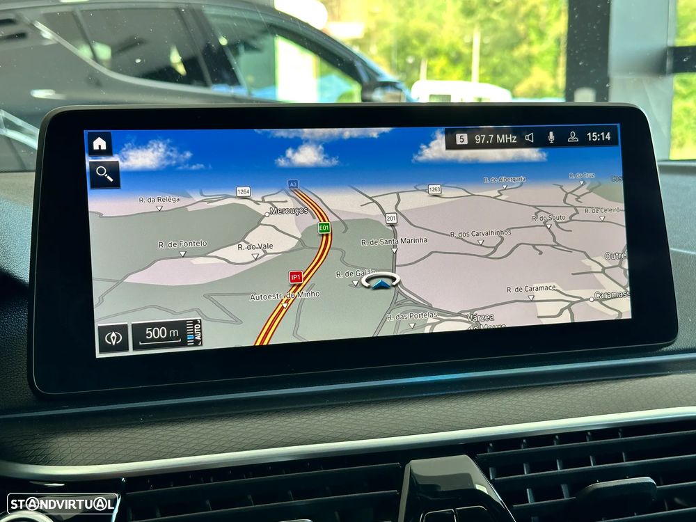 BMW 530 e Pack Desportivo M - 12