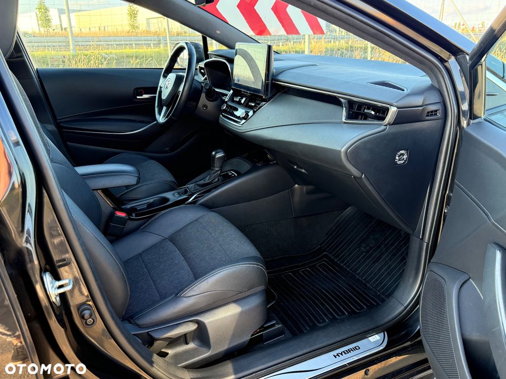 Toyota Corolla - 16