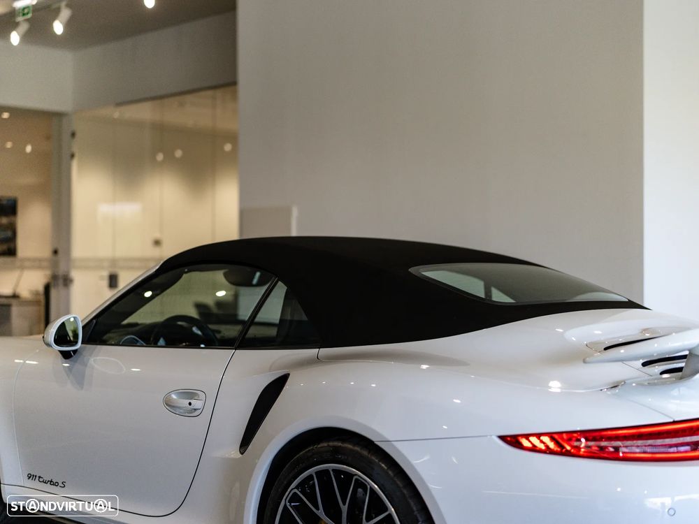 Porsche 911 (991) Turbo S Cabriolet - 13