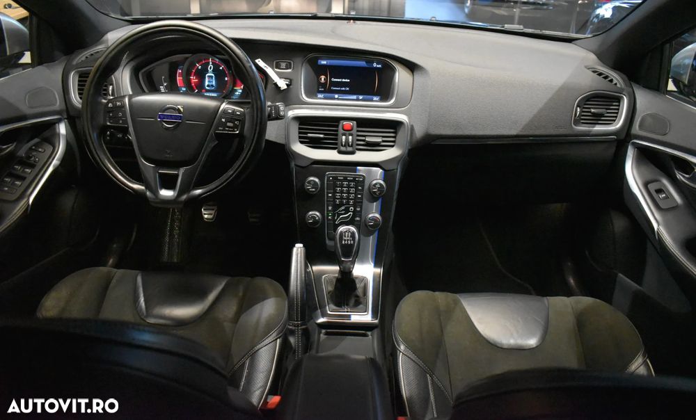 Volvo V40 D3 R-Design - 10