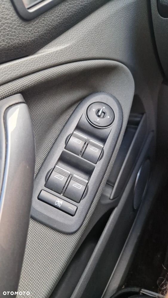 Ford Kuga 2.0 TDCi 4x4 Titanium - 17