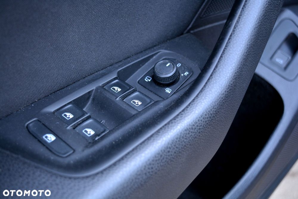 Volkswagen Passat 2.0 TDI SCR DSG Business - 11