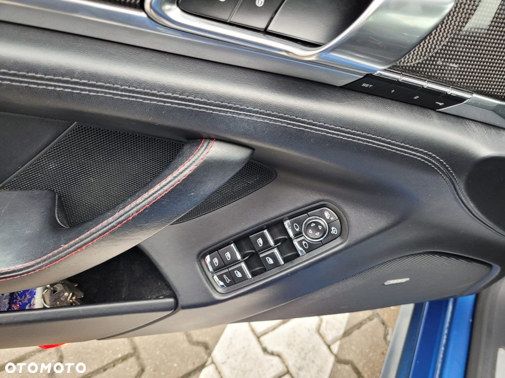 Porsche Panamera - 5