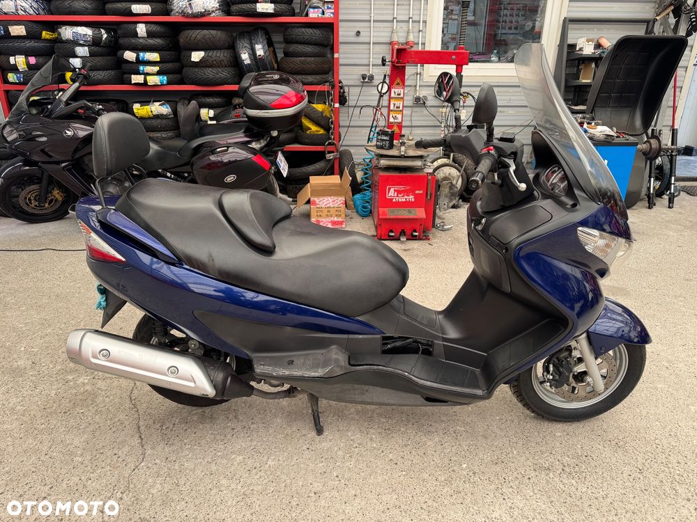 Suzuki Burgman - 8