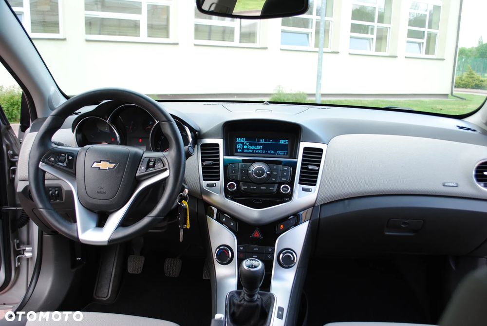 Chevrolet Cruze 1.8 LT - 16