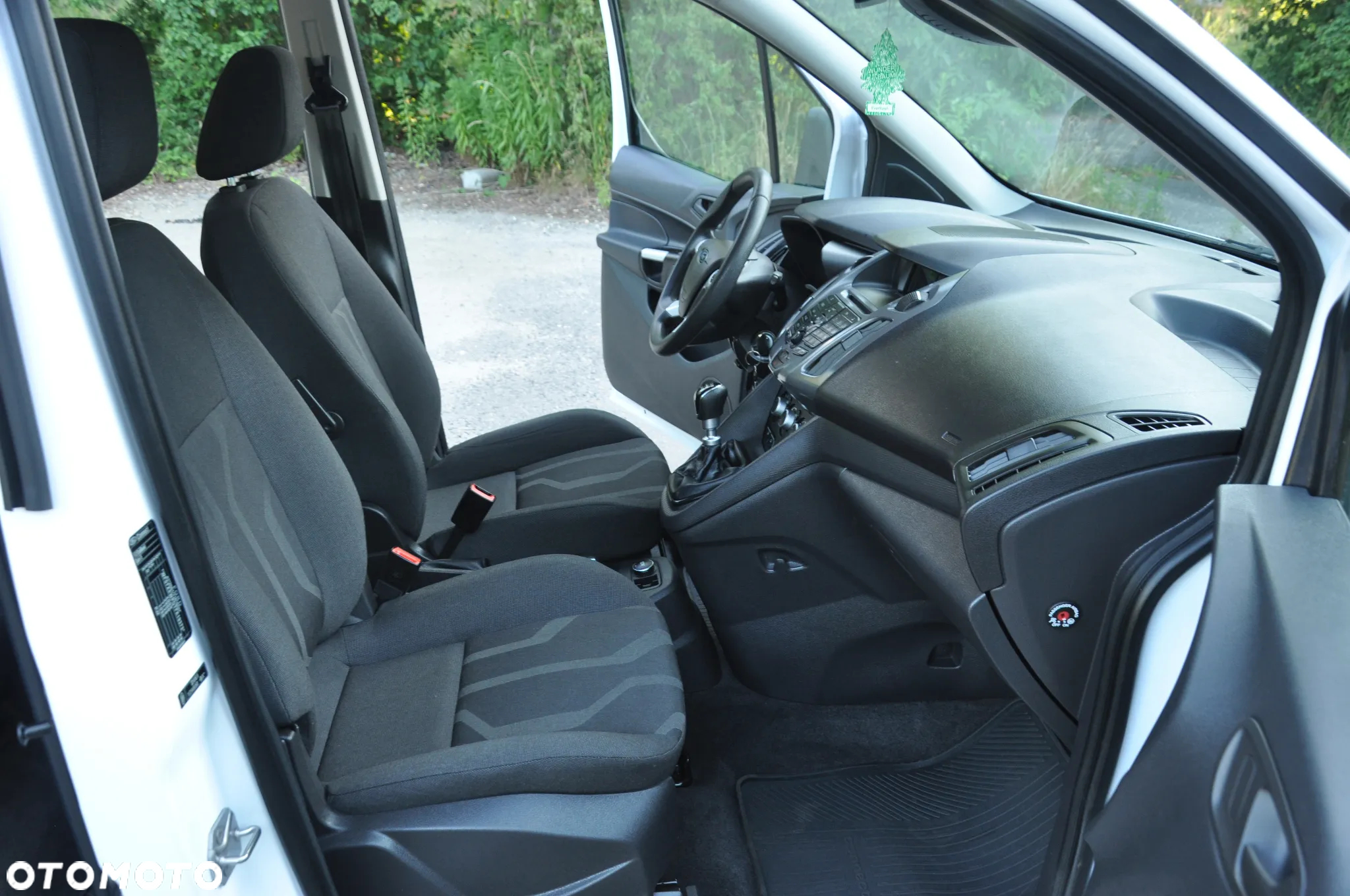 Ford Tourneo Connect - 32