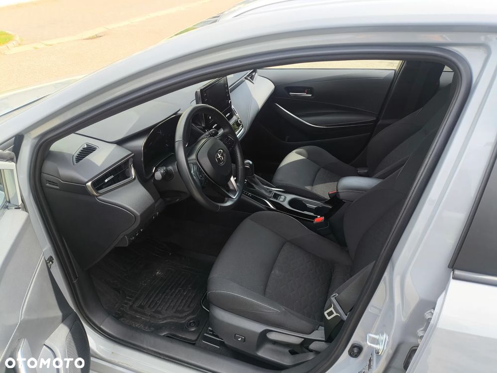 Toyota Corolla 1.8 Hybrid Comfort - 28