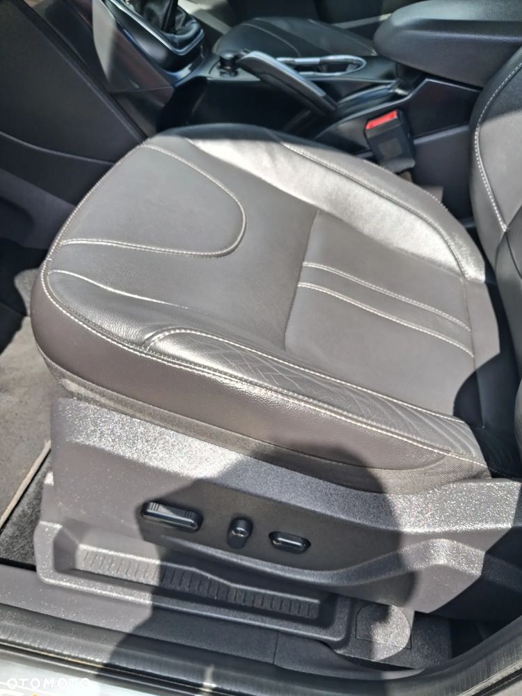 Ford Kuga - 16