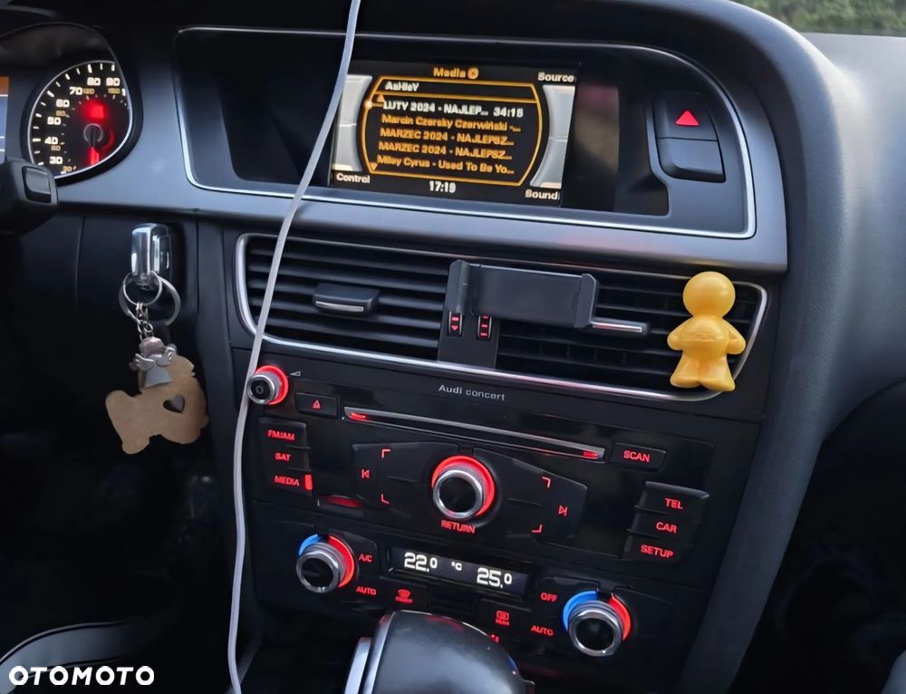 Audi A4 Limousine - 5