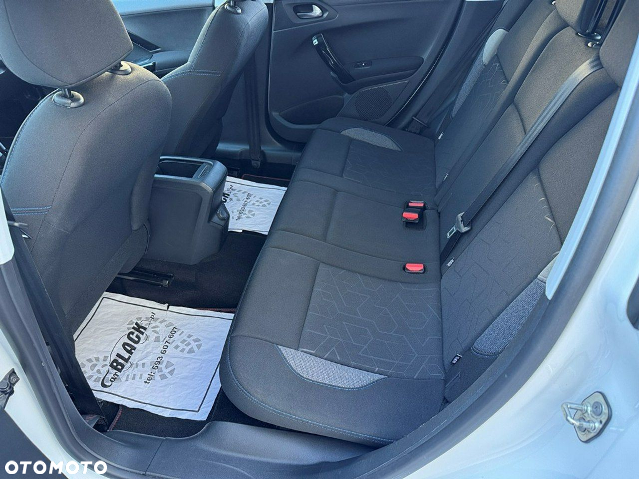 Peugeot 2008 - 14