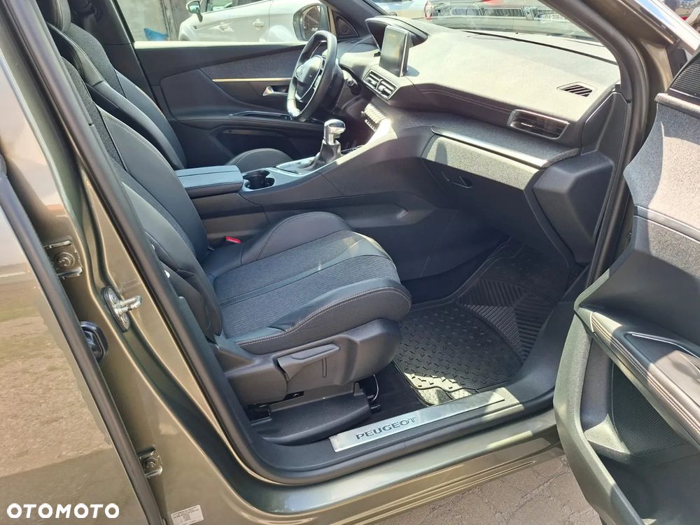 Peugeot 5008 2.0 HDi Allure 7os - 21