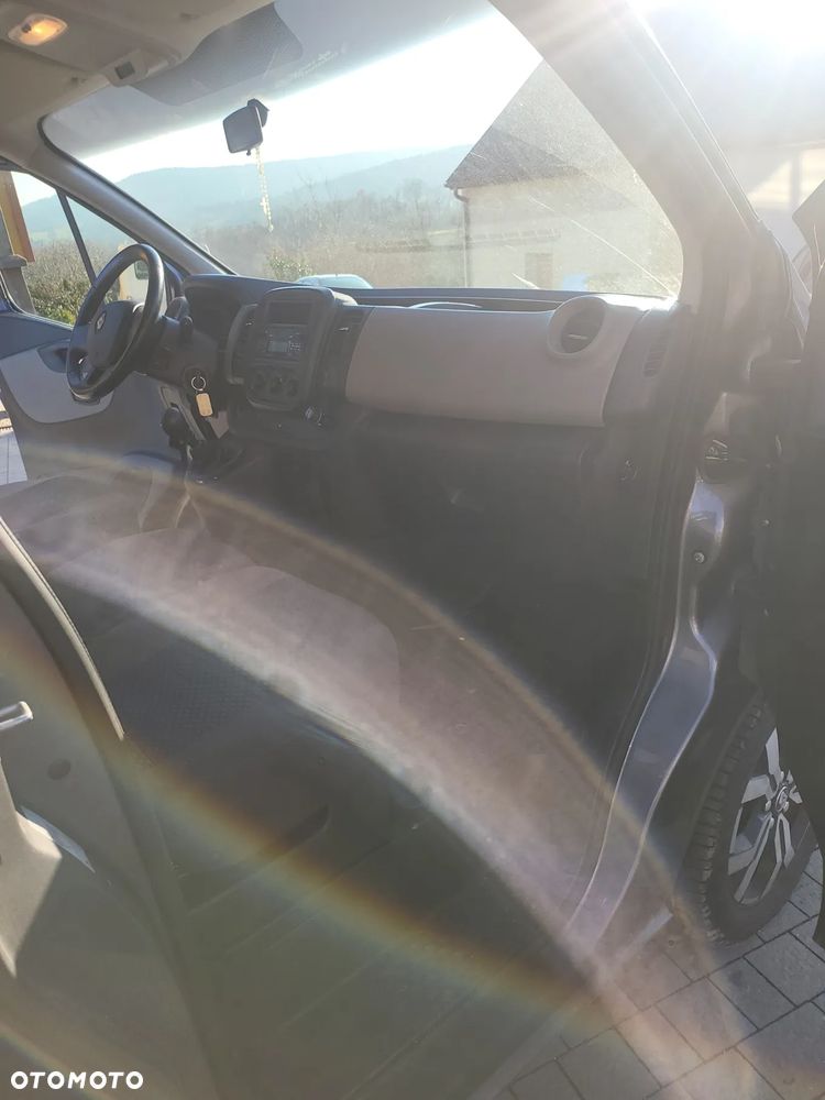 Renault Trafic Grand 1.6 dCi - 8