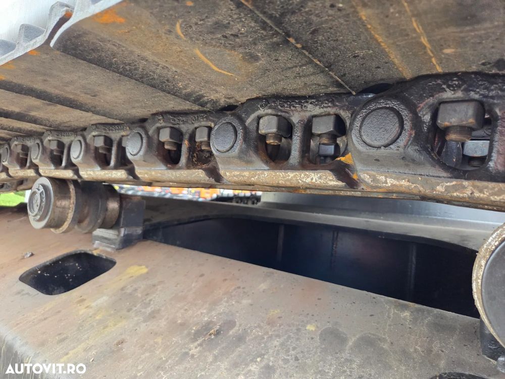 Hitachi GRAIFER deschidere 1,5m pe SENILE, cabina INALTIBILA, Masa operationala 20,3tone, LANT NOU, PAPUCI NOI, Gresare automata, Camera spate, 2017, 8.575h, cupla rapida, motor Isuzu 174CP, 3 pompe HITACHI, posibilitate leasing, STARE FOARTE BUNA-89.900 EUR - 8