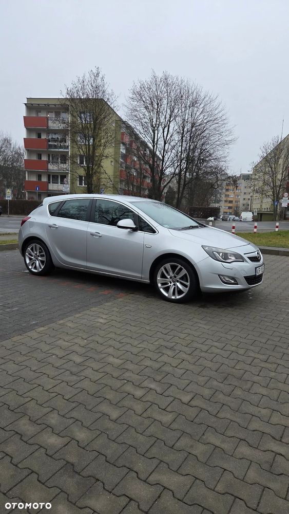 Opel Astra 1.6 T Cosmo - 3