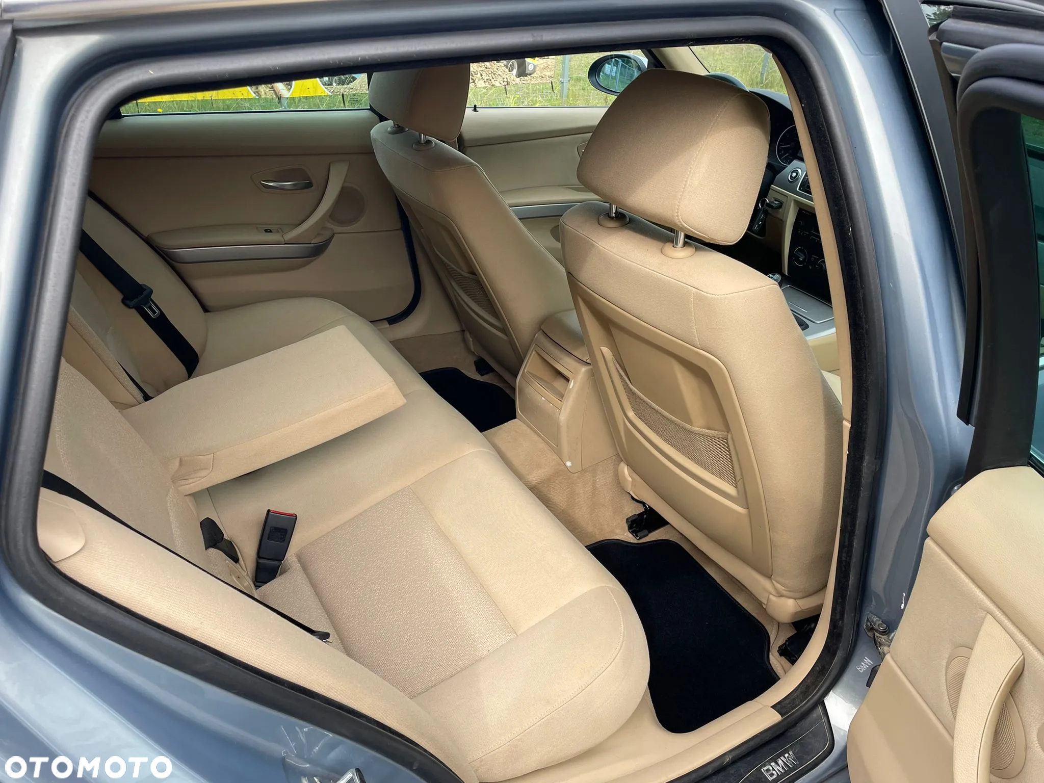 BMW Seria 3 325i Touring - 6