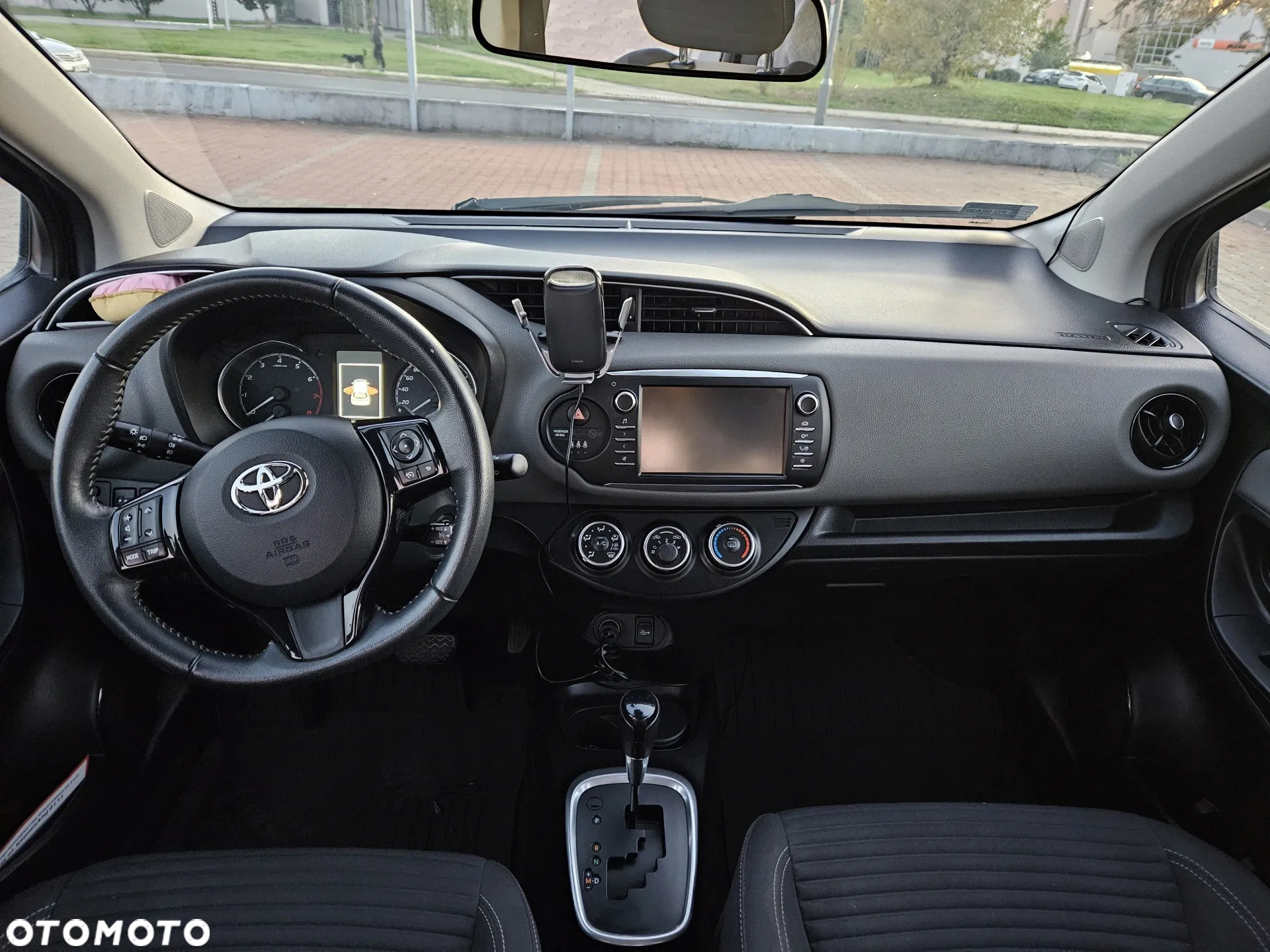 Toyota Yaris 1.5 Premium CVT - 11