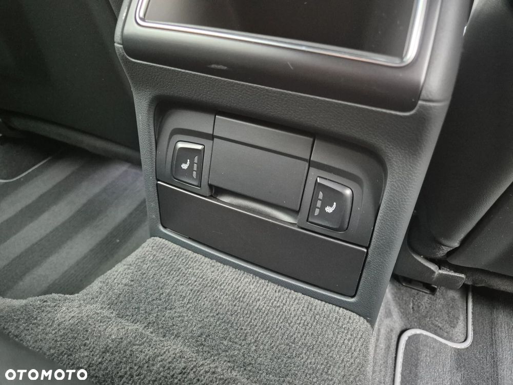 Audi A4 Avant 2.0 TDI DPF clean diesel multitronic S line Sportpaket - 23