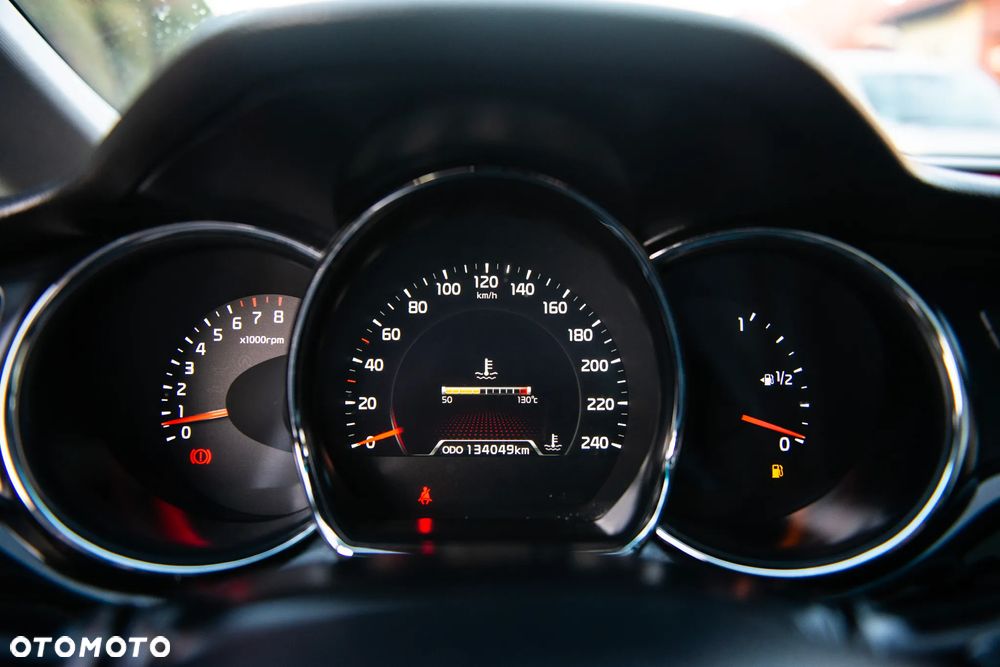 Kia Ceed 1.6 GDI ISG Platinum Edition - 32