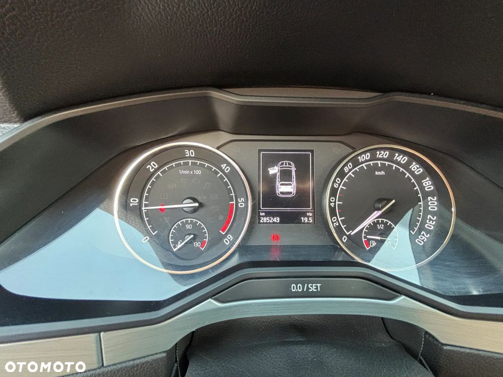Skoda Superb 2.0 TDI Ambition - 17