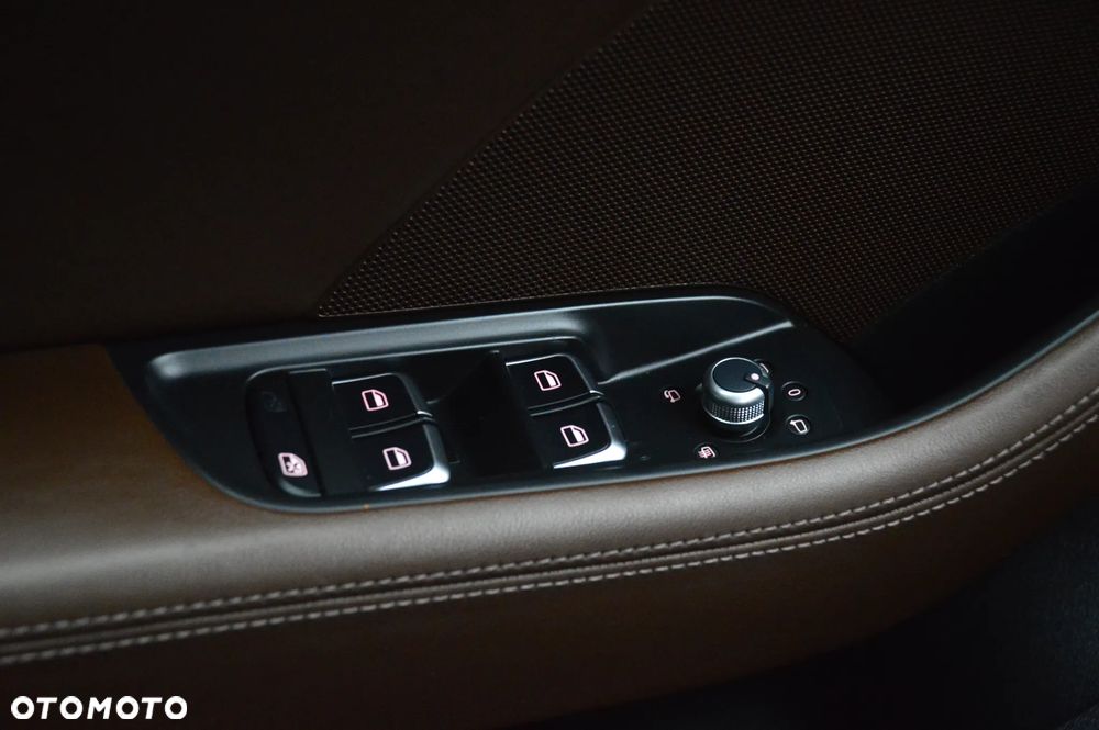 Audi A3 Sportback 1.8 TFSI quattro S tronic S line Sportpaket - 27