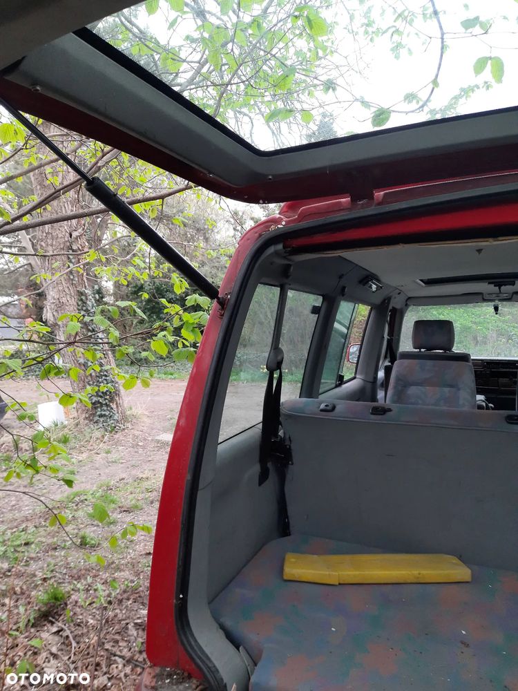 Volkswagen Multivan - 11