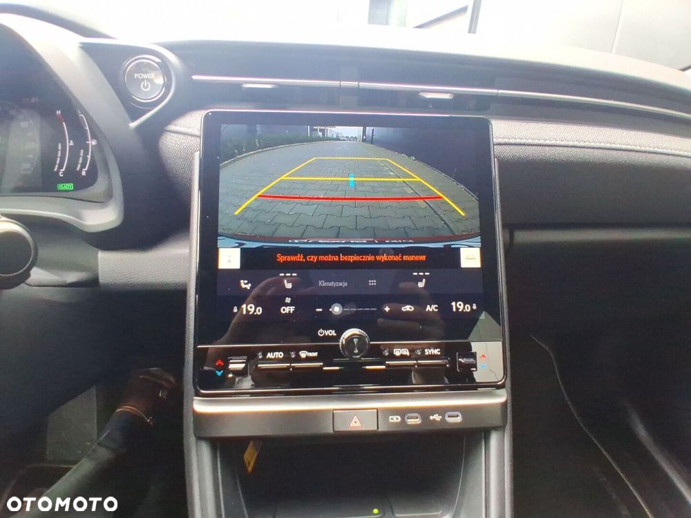 Lexus LBX 1.5 Hybrid - 18