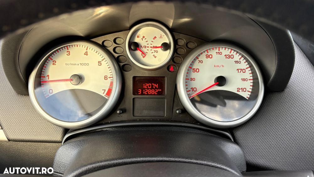 Peugeot 207 - 8