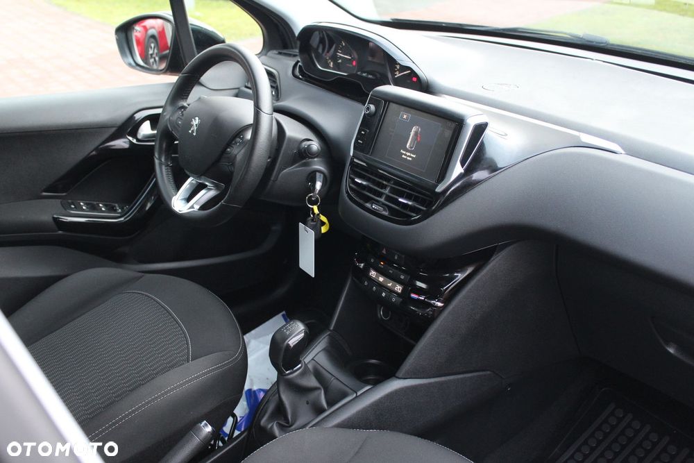 Peugeot 208 1.2 VTi Style - 13