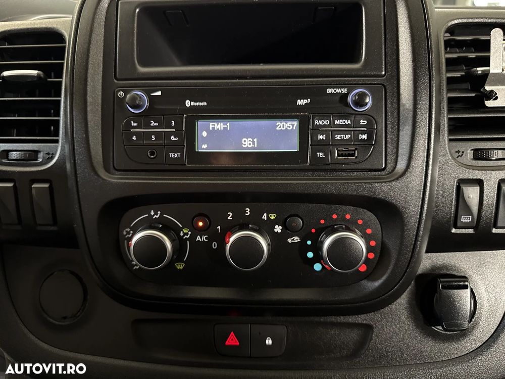 Renault Trafic - 15