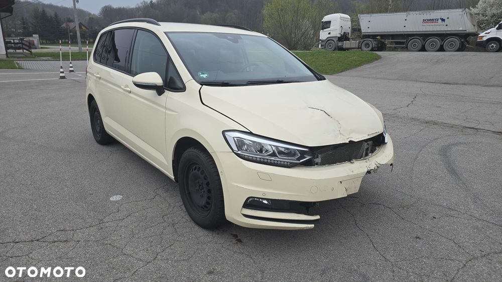 Volkswagen Touran - 1