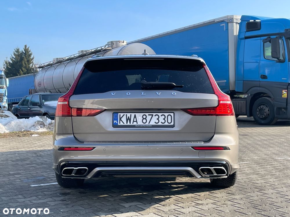 Volvo V60 B4 B R-Design - 10