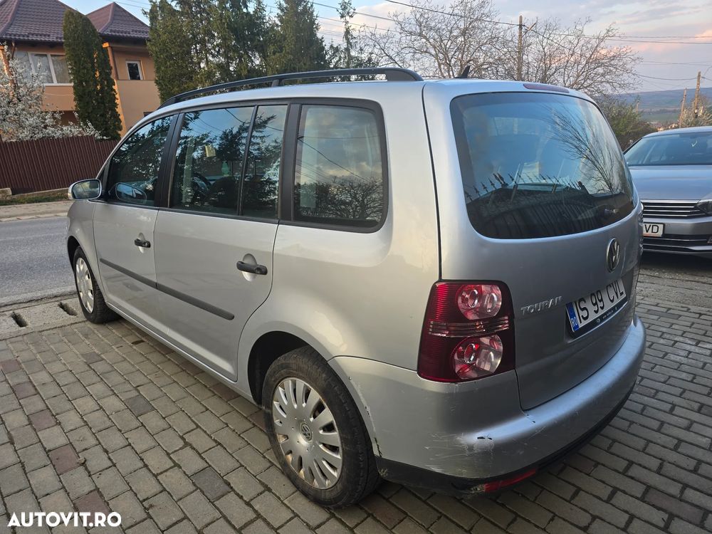 Volkswagen Touran - 6