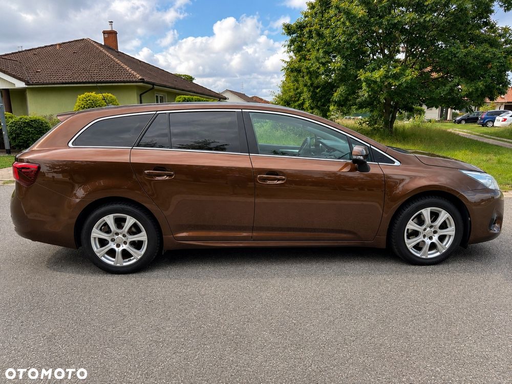 Toyota Avensis 2.0 D-4D Premium - 12