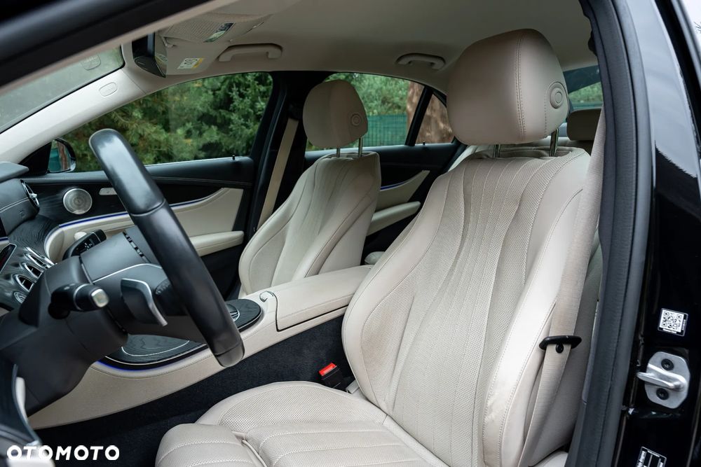 Mercedes-Benz Klasa E 220 d 4-Matic 9G-TRONIC - 21
