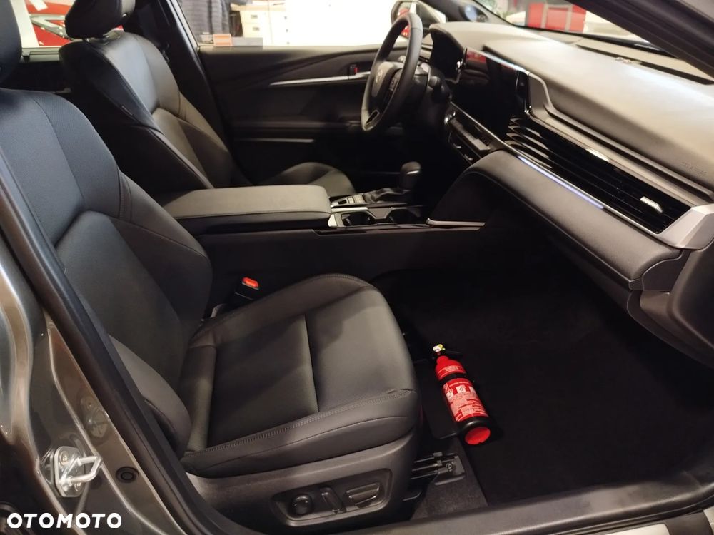 Toyota Camry 2.5 Hybrid Dynamic Force Executive e-CVT - 15