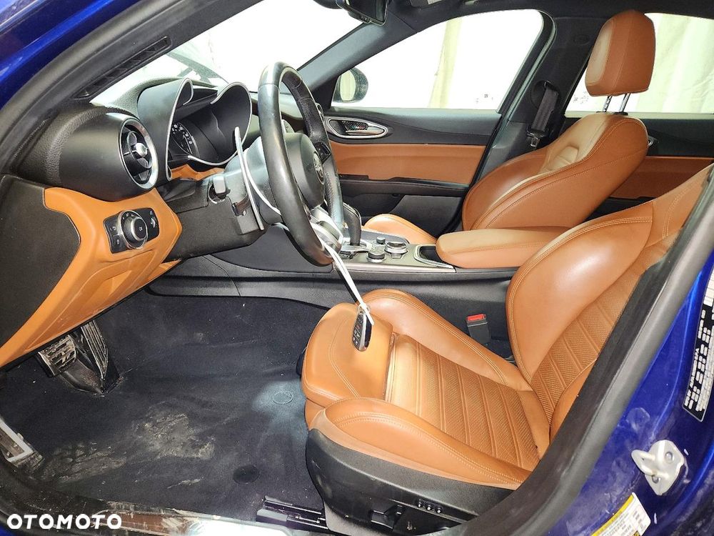 Alfa Romeo Giulia 2.0 Turbo 16V AT8 Veloce - 10