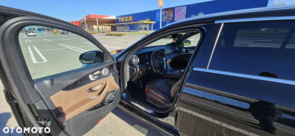 Mercedes-Benz Klasa E 220 d 4-Matic 9G-TRONIC - 18