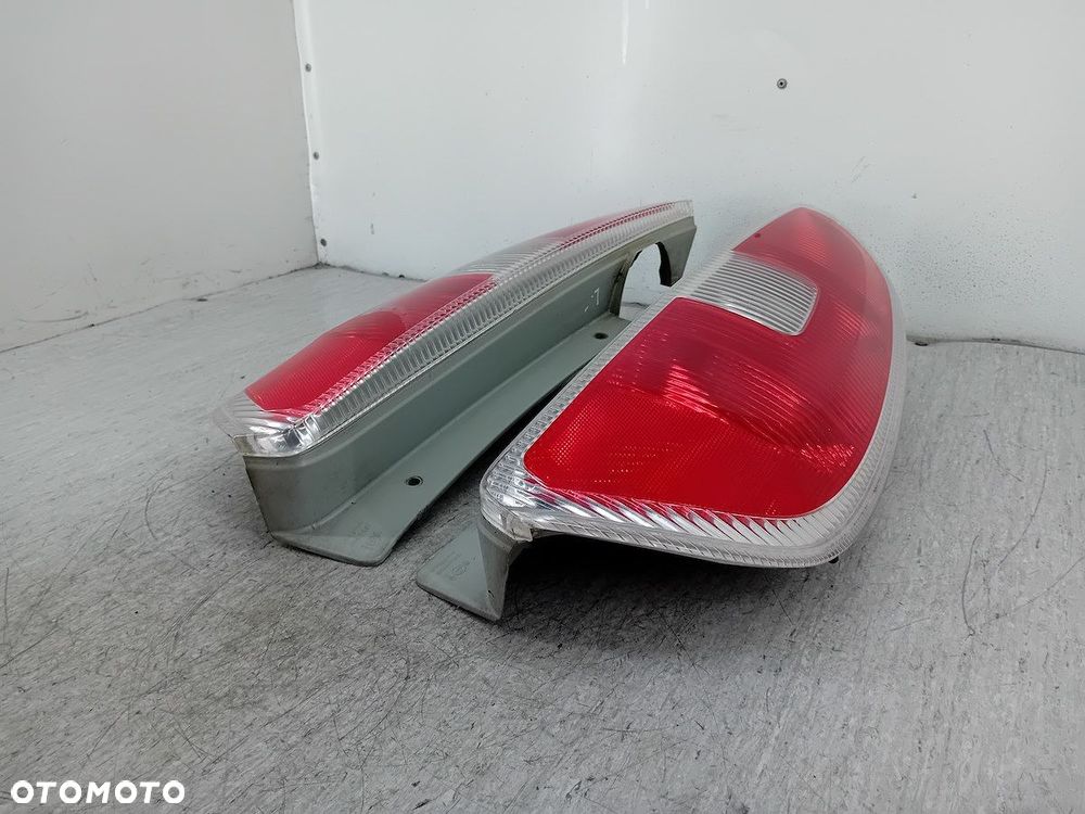 LAMPY TYŁ KOMPLET SKODA PRAKTIK 5J7945095  5J7945096 - 5