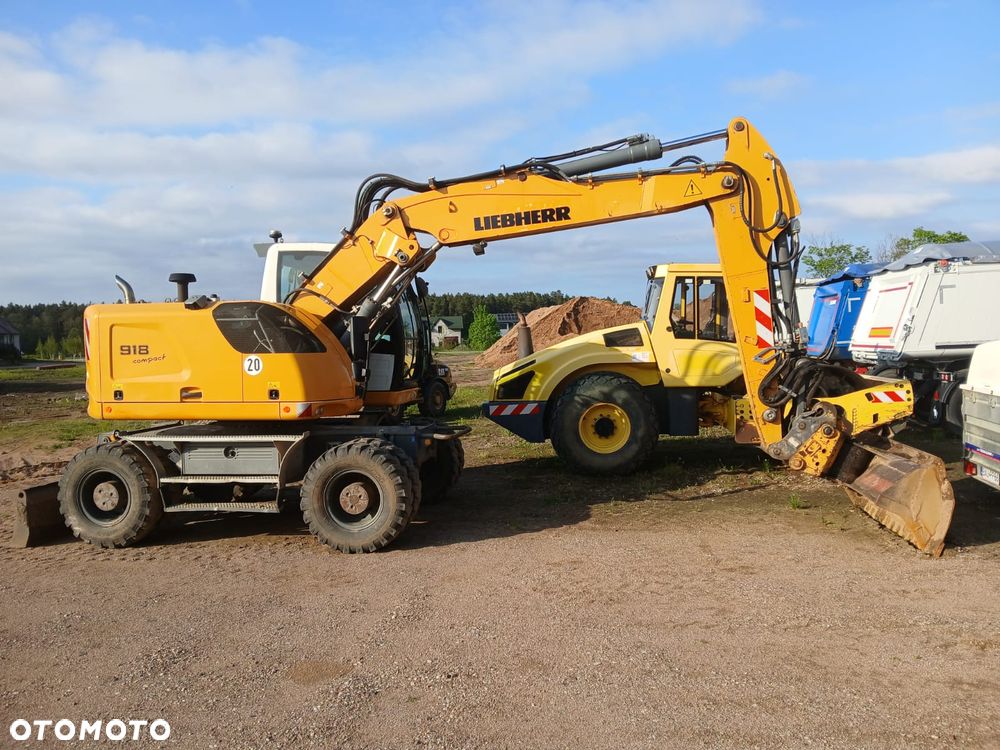 Liebherr 918 COMPACT - 1