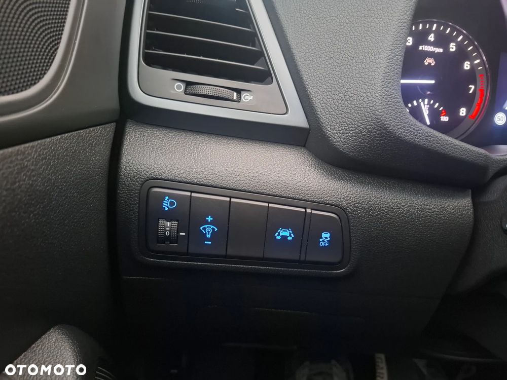 Hyundai Tucson 1.6 GDI BlueDrive GO 2WD - 36