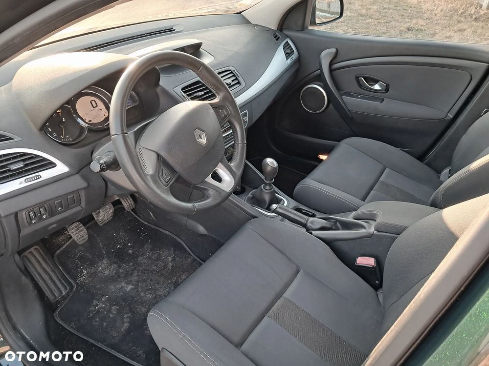 Renault Megane TCe 130 Bose Edition - 10