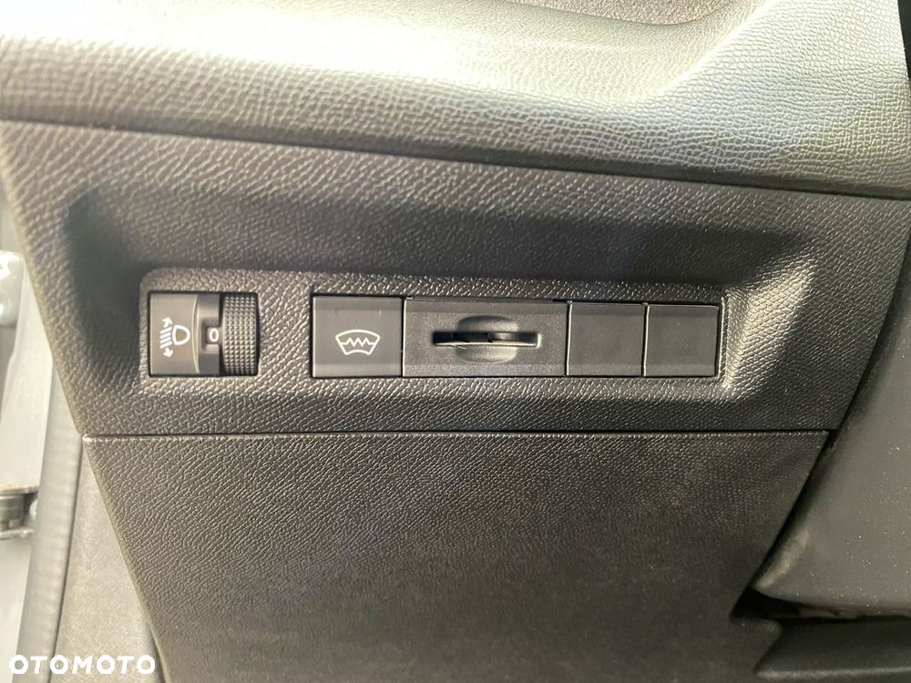 Peugeot 308 - 23