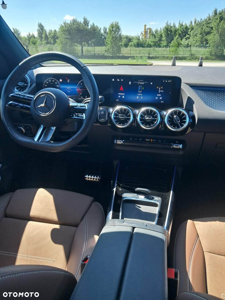 Mercedes-Benz GLA 200 d AMG Line - 15