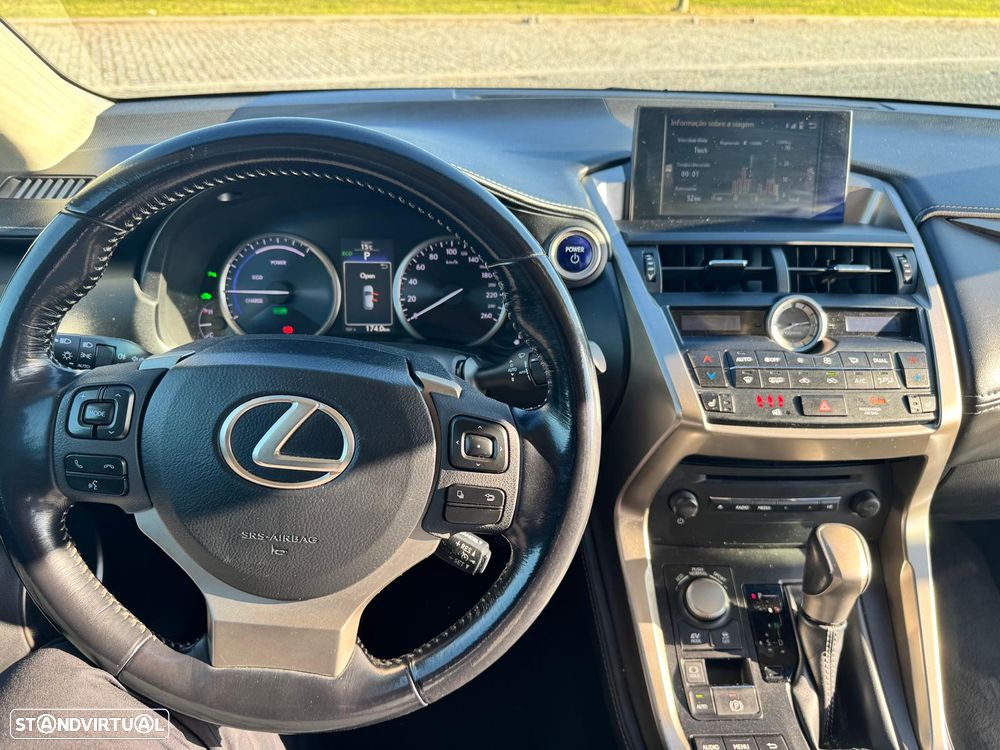 Lexus NX 300h Executive Plus - 11
