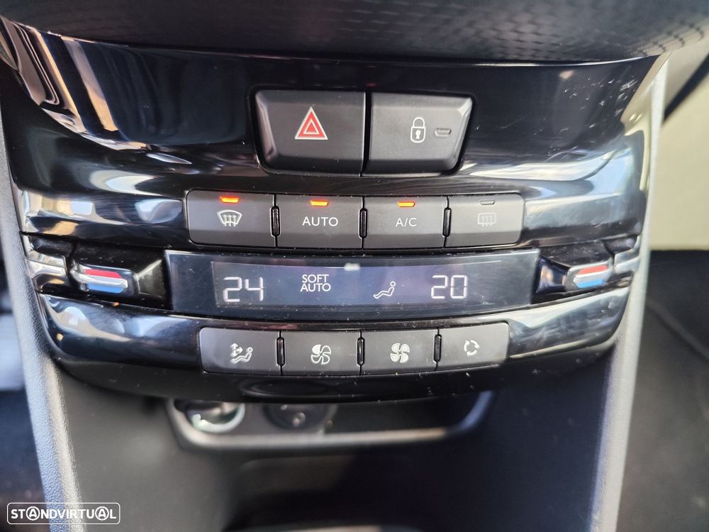 Peugeot 2008 1.2 VTi Active - 21