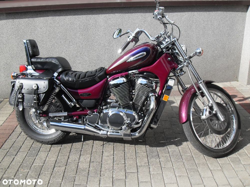Suzuki Intruder - 1