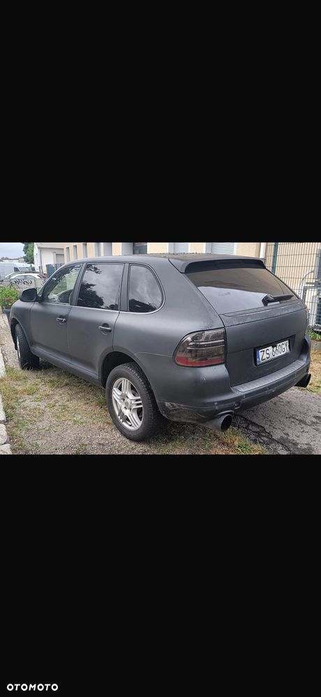 Porsche Cayenne - 1