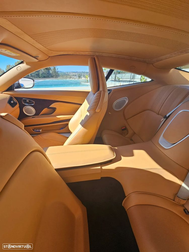 Aston Martin DB11 Coupé V12 AMR - 9